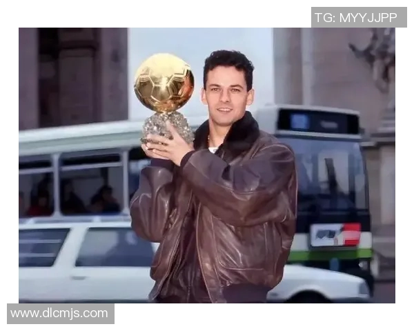 足球巨星的雕像背后故事与荣耀时刻的完美结合 足球巨星的雕像背后故事与荣耀时刻的完美结合