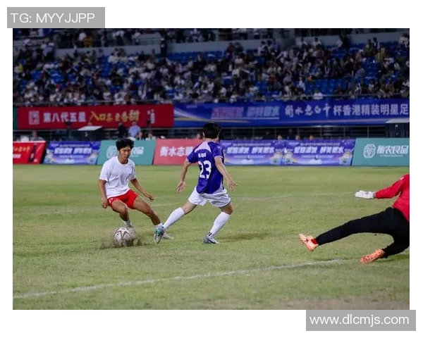 足球明星齐聚一堂高清图片展现球场魅力与激情瞬间 足球明星齐聚一堂高清图片展现球场魅力与激情瞬间